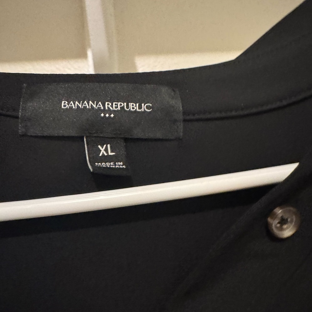 Banana Republic Classic Black Top XL
